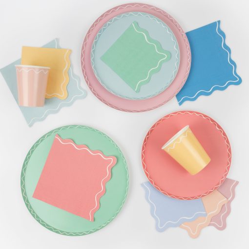 Mixed Wavy Line Dinner Plates (x 8) - Image 5